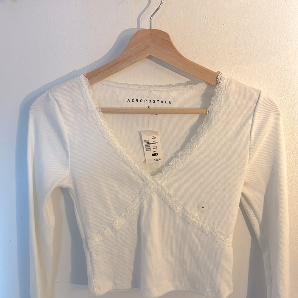 Aeropostale white long sleeve cropped top